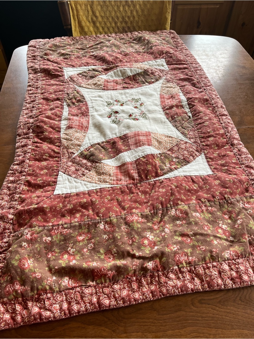 Handmade Floral Patchwork Quilt table design - Rose/Tan